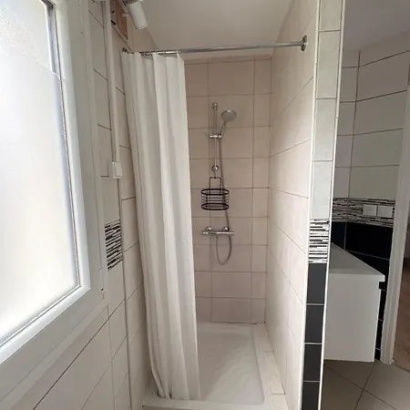 Cosy & Lumineux Parking Prive شقة لا روش سور يو